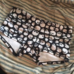 Fleo skull shorts